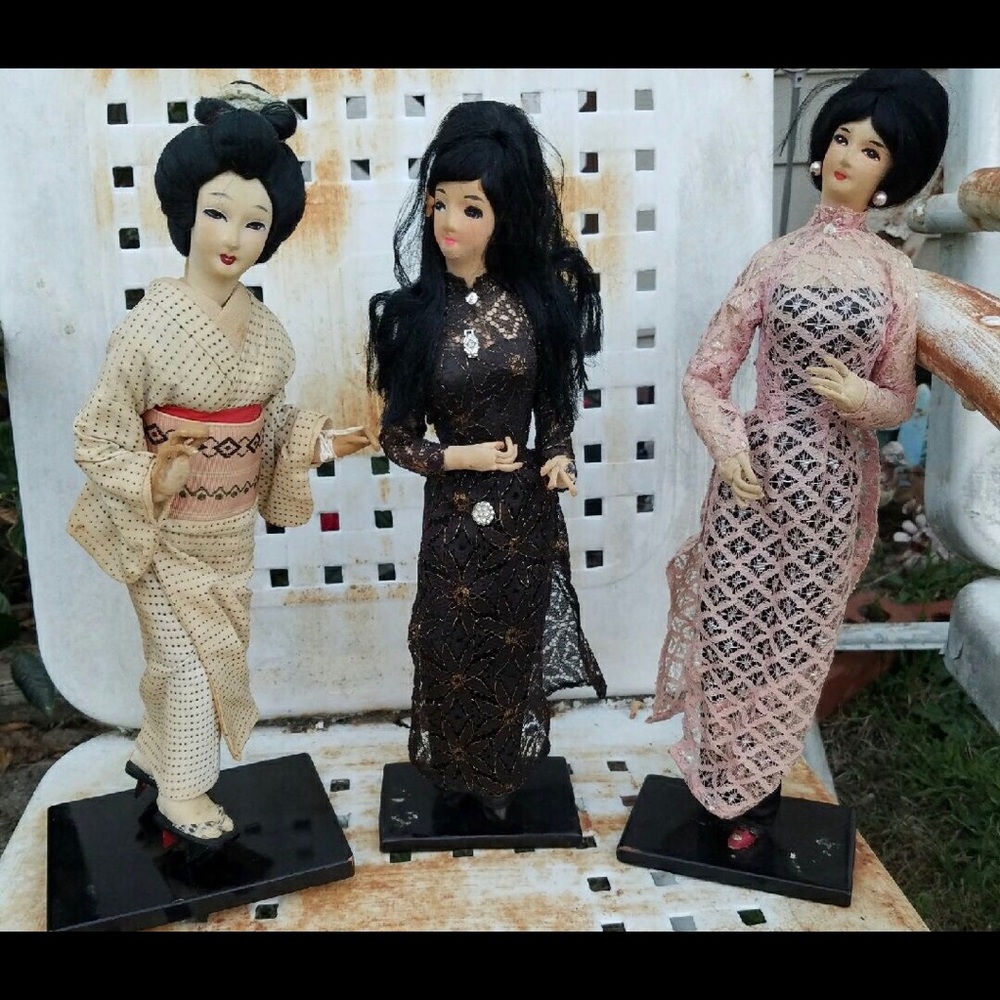 Dolls - Picture 8 of 8